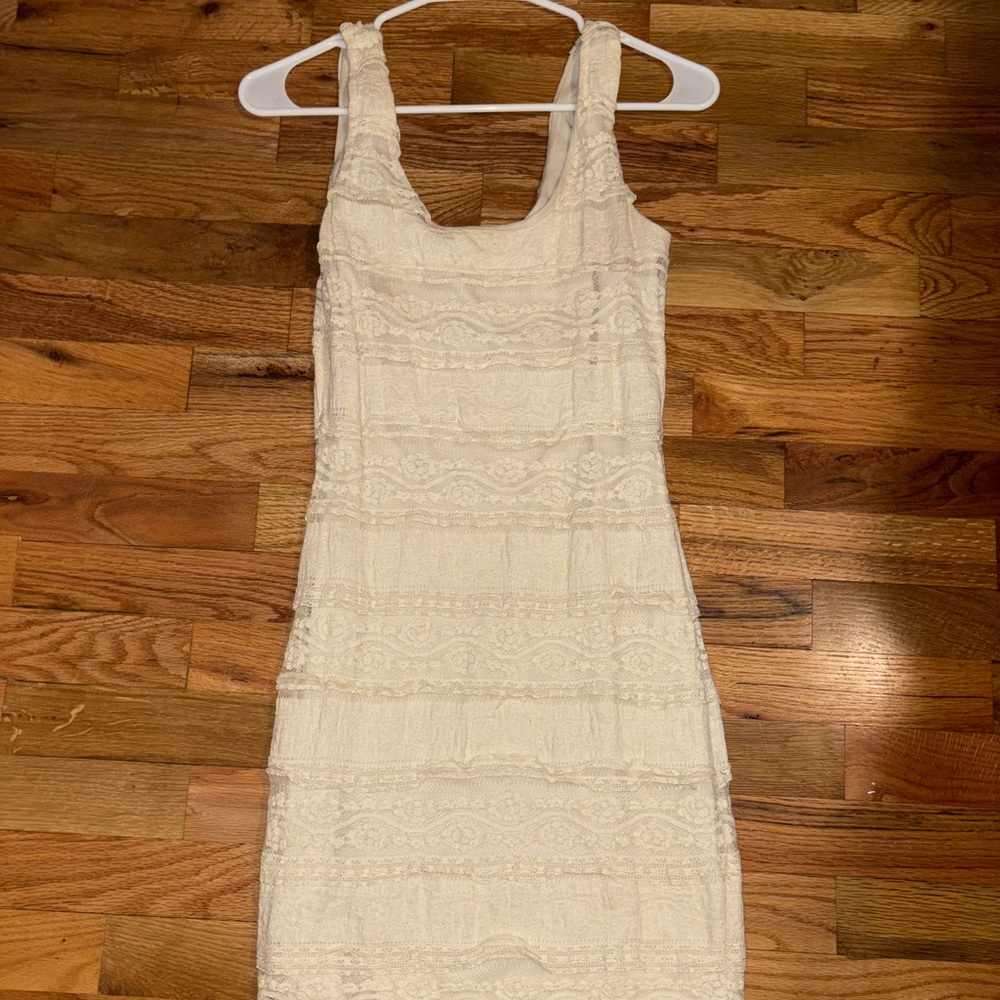 Short lace dress